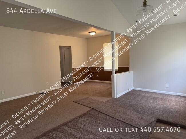 Building Photo - 844 Ardella Ave