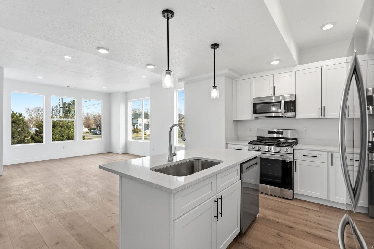 Photo - 144 E Chambord Ct (Sandy, UT)