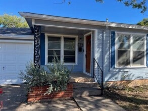 Building Photo - 909 S Jefferson Dr