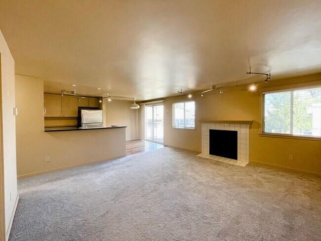 Foto del edificio - Spacious 2 Bed in Beautiful Complex!