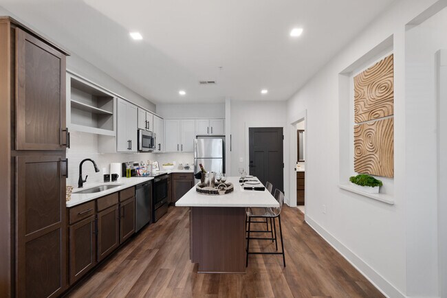 Foto del edificio - At The Park Apartments