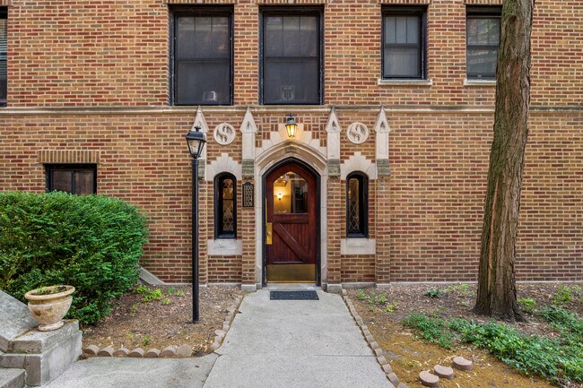 Building Photo - 1100 W Montana St