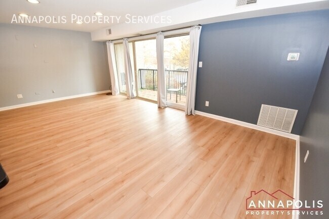 Foto del edificio - 1115 Primrose Ct