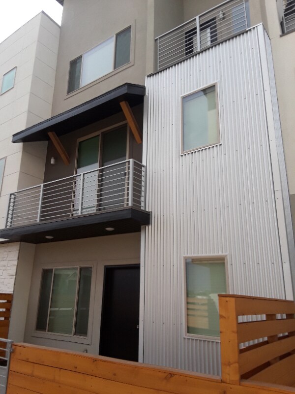 Primary Photo - 2190 N 525 W