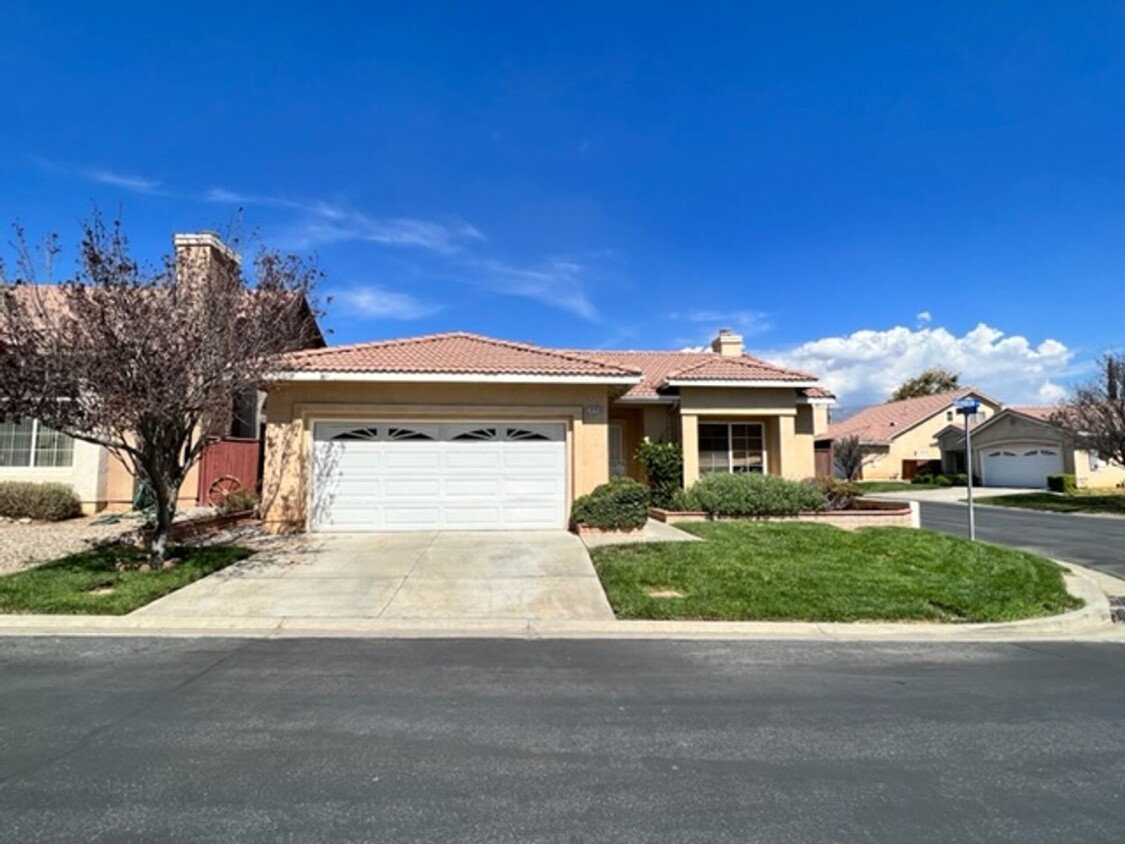 Primary Photo - 3 Bedroom, 55 & older Property! 2645 Rainb...