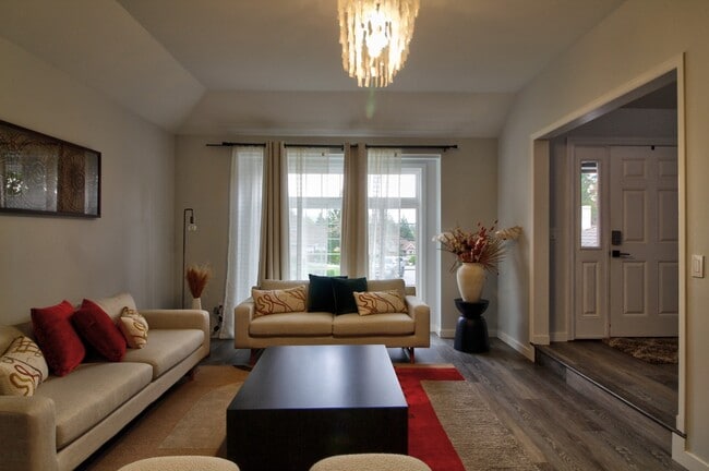 Foto del edificio - 940 223rd Pl NE