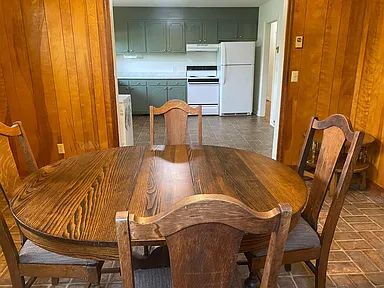 Foto del edificio - Close to town of Clarksville.   Partially furnished.  Grass cutting included.