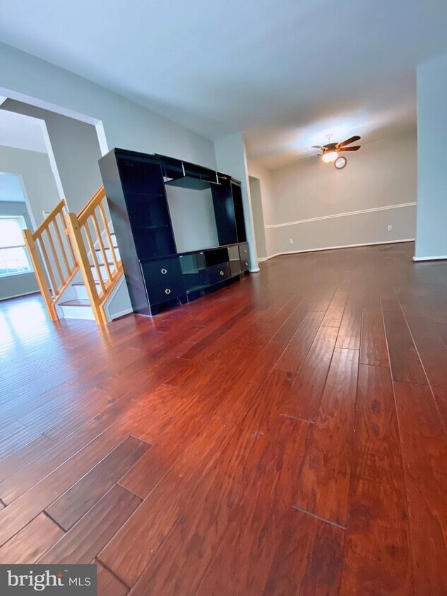 Primary Photo - 1104 Coventry Way