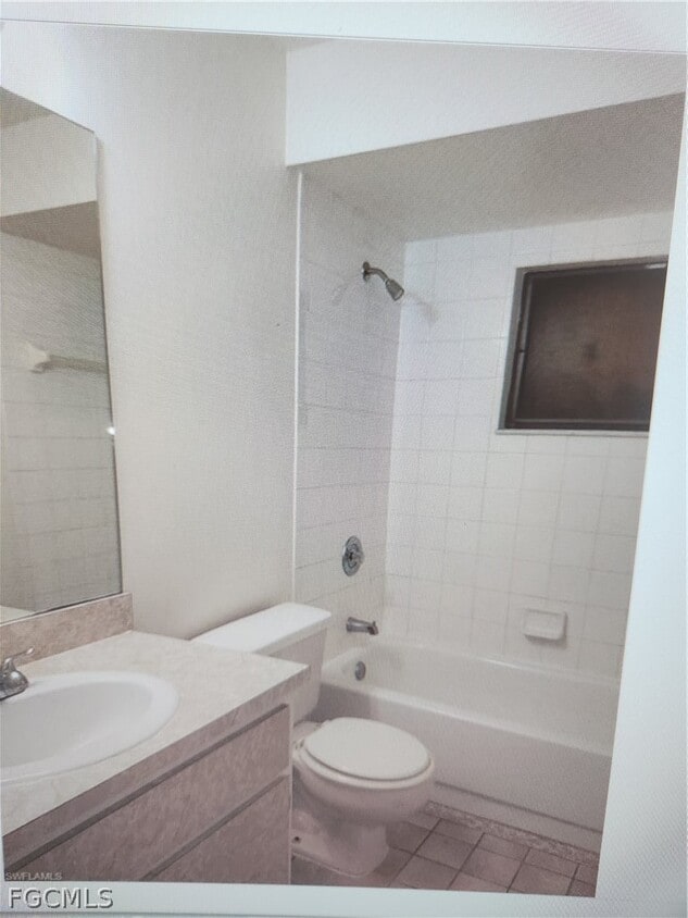 Building Photo - 609 SE 8th St