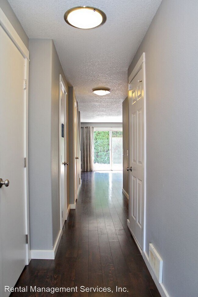 Building Photo - 2 br, 1.5 bath House - 1510 N Highland St