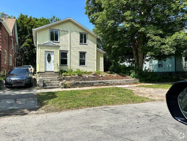 Building Photo - 52 Cypress St