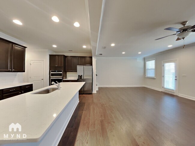 Foto del edificio - 3150 McMurtry St