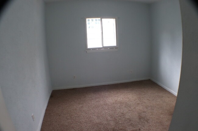 Bedroom - 2118 Delence St