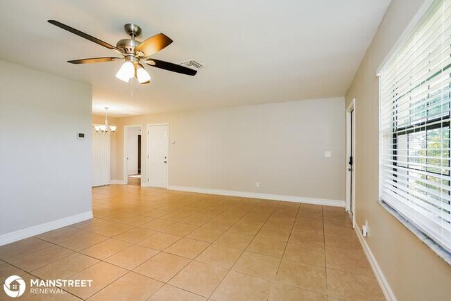 Foto del edificio - 627 NW 10th Ter, Cape Coral, FL 33993