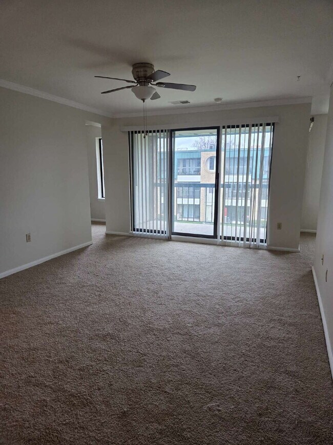 Foto del edificio - "Charming 2-Bedroom Condo Retreat in the Heart of Hagerstown!"