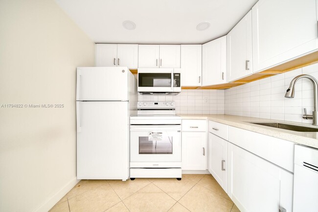 Building Photo - 496 NW 165th St