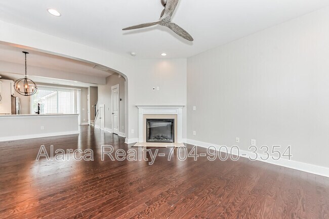 Foto del edificio - 3246 Moss Ln