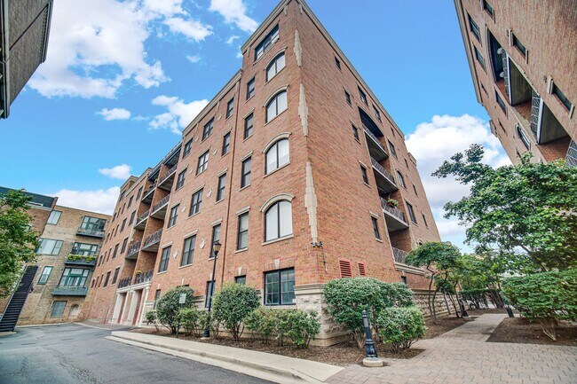 Foto del edificio - 2811 N Bell Ave