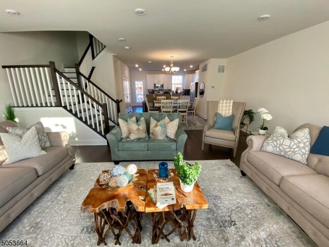 Building Photo - 10 Colgate Dr