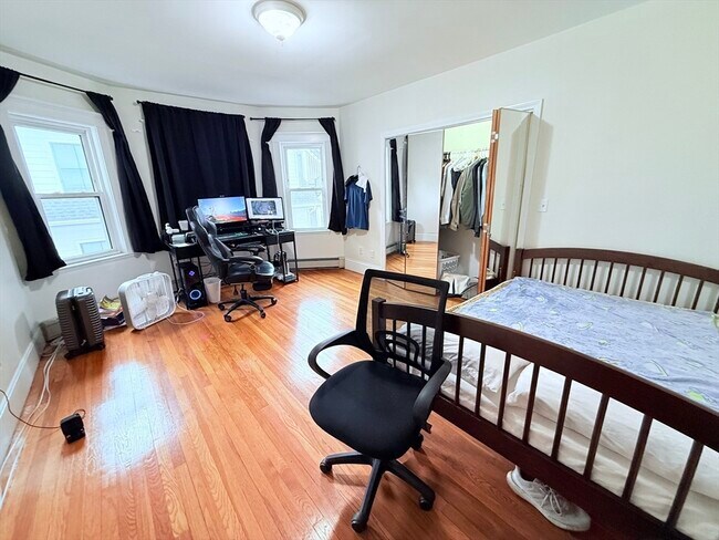 Foto del edificio - 208 Rawson Rd