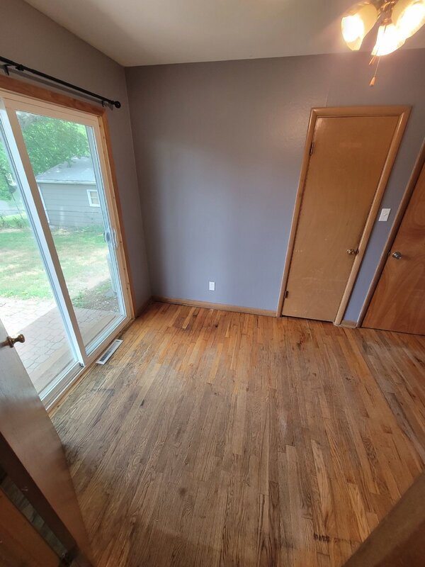 Foto del edificio - 1221 Southlawn Dr