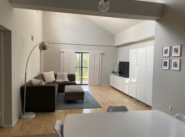 Foto del edificio - 200 Carolina Ave