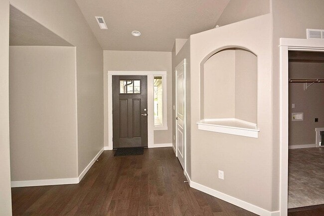 Building Photo - Single Level 3 Bedroom 3 Bathroom Home in South Meridian