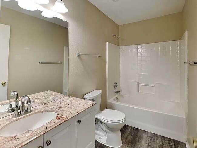 Building Photo - 1614 Danbury Dr