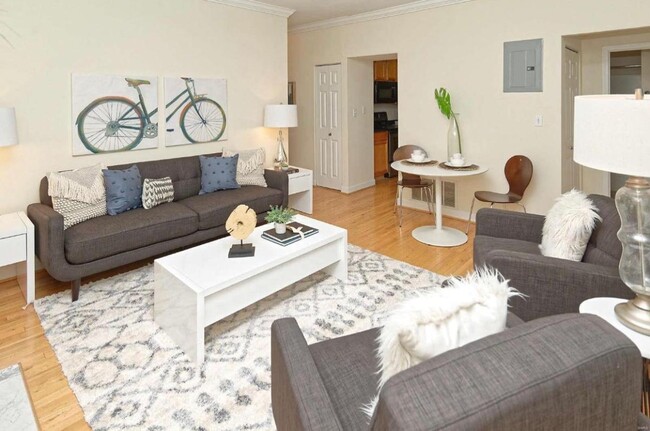 Main Living Area - 5671 Waterman Blvd