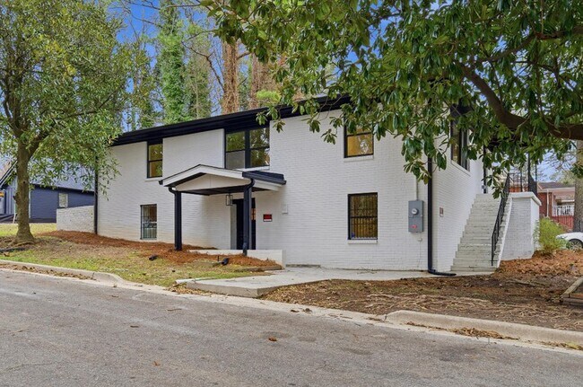 Foto del edificio - 175 Holly Rd NW
