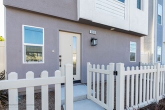 Building Photo - 10910 Scottsbluff Dr