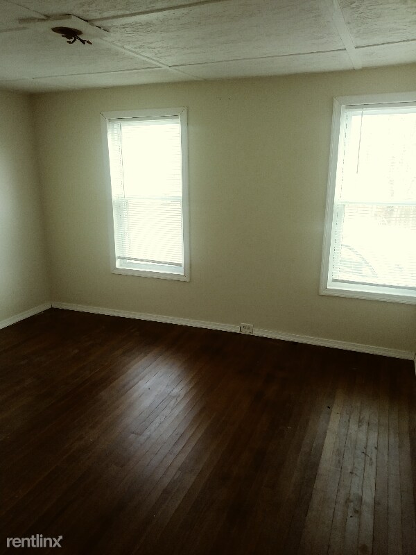 Building Photo - 3 br, 1 bath House - 59 hubbard street