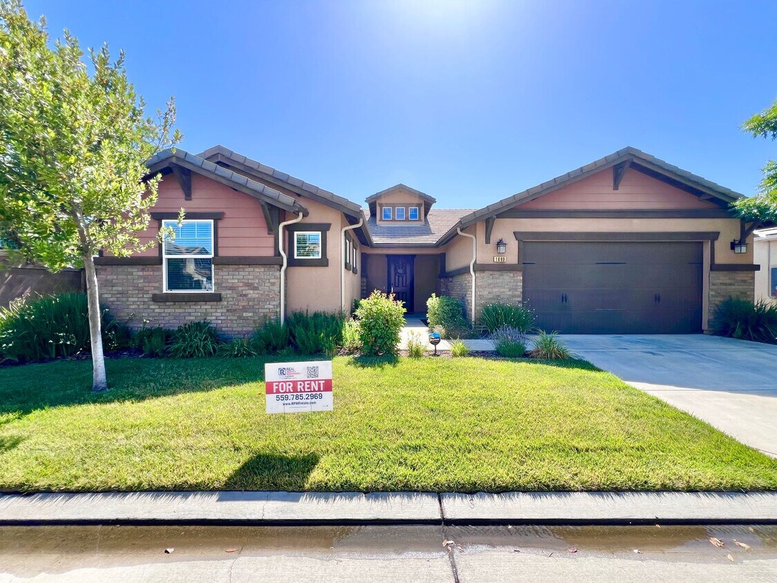 Primary Photo - $2,795 Shepherd & DeWolf Gated Community, ...