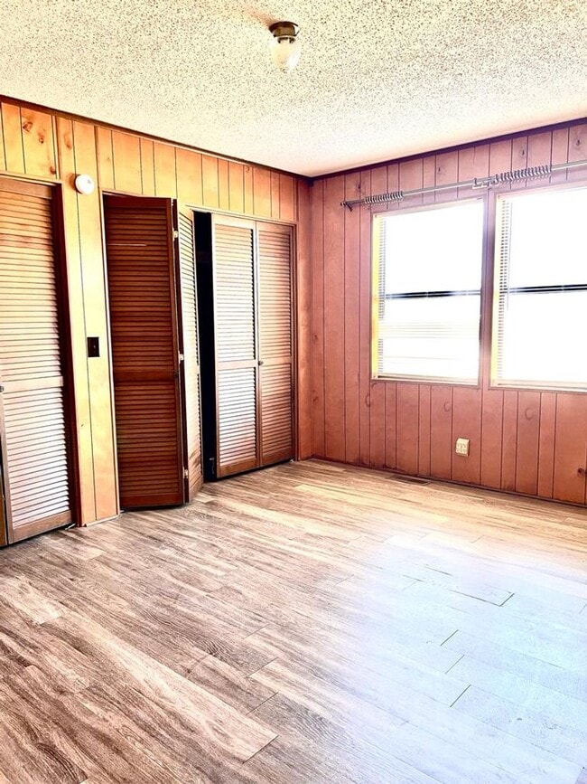 Building Photo - 4BD 2 BA House + Half[0.50] Acre Land!!