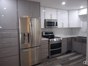 Building Photo - 7505 SW 82nd St