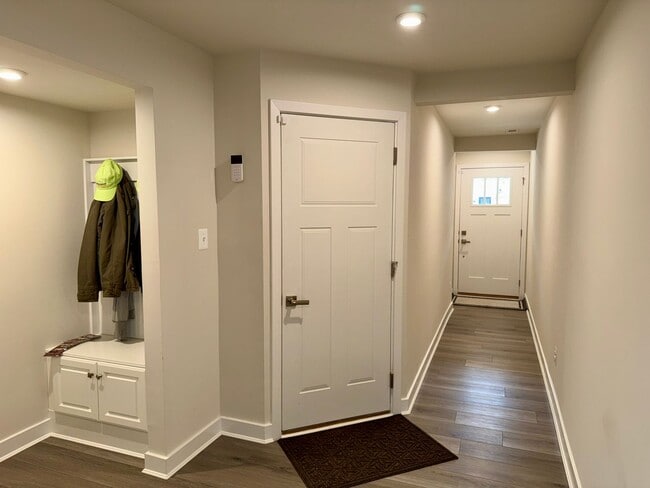 Foto del edificio - Welcome to the Village at Pine View!