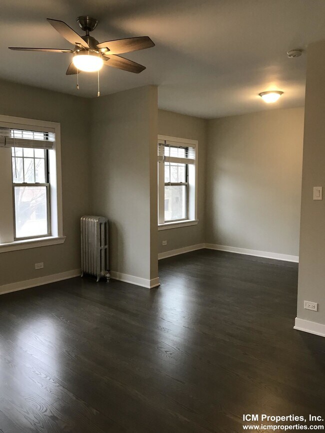 Building Photo - 1916 W Winona St