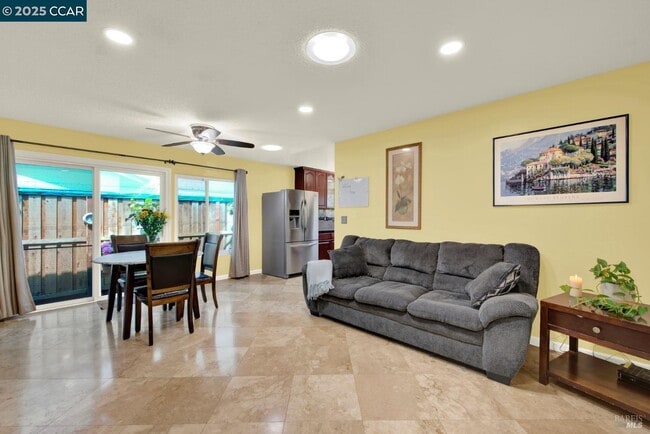 Foto del edificio - 139 Pepperwood St