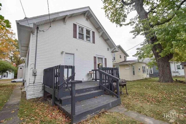 Building Photo - 829 W. North St