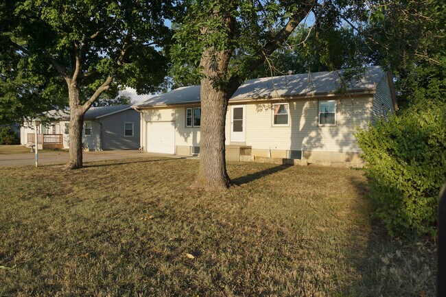 Building Photo - 1145 St Marys Rd