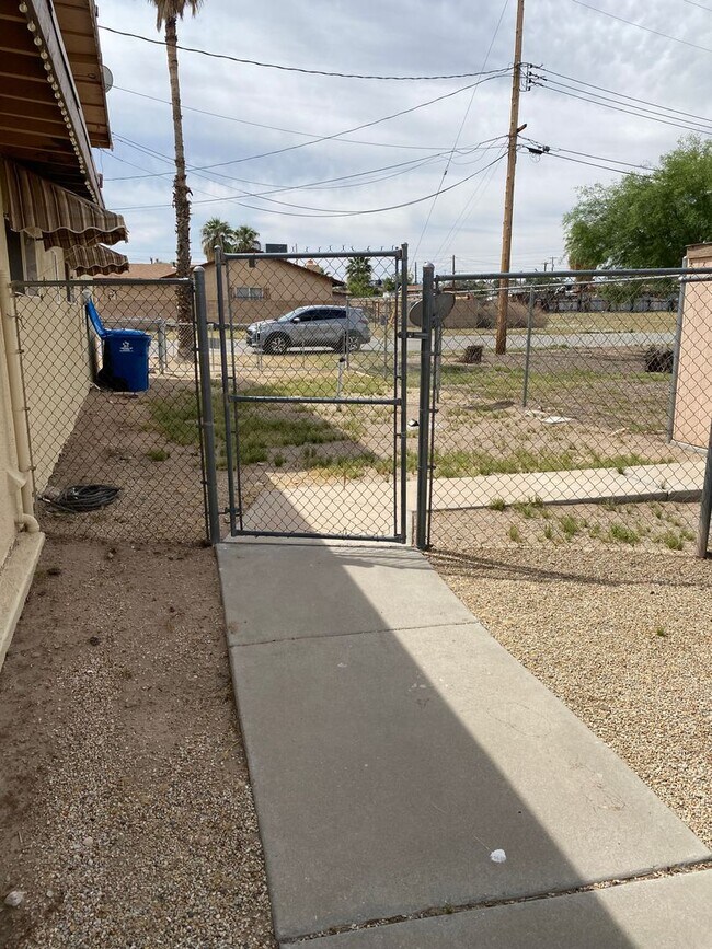 Building Photo - This 4 bedroom won't last