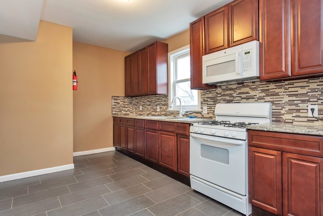 208 S Grove St 3 - 208 S Grove St