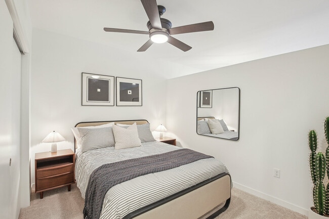 Studio Bedroom - Via