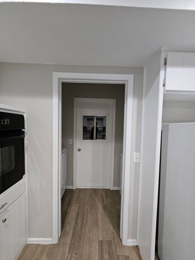 Building Photo - Beautiful 3 bed 2 bath house, Ready for Re...