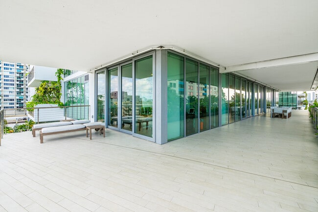 Building Photo - 1300 Monad Ter