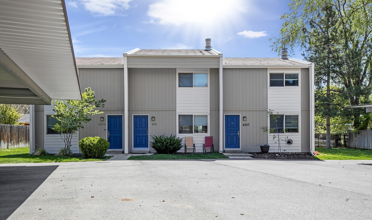 Primary Photo - 4857 W Targee St