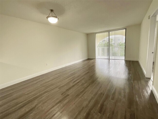 Foto del edificio - 9357 SW 77th Ave
