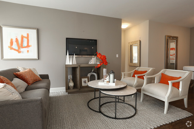 Living Room - Saybrook Station Apartments