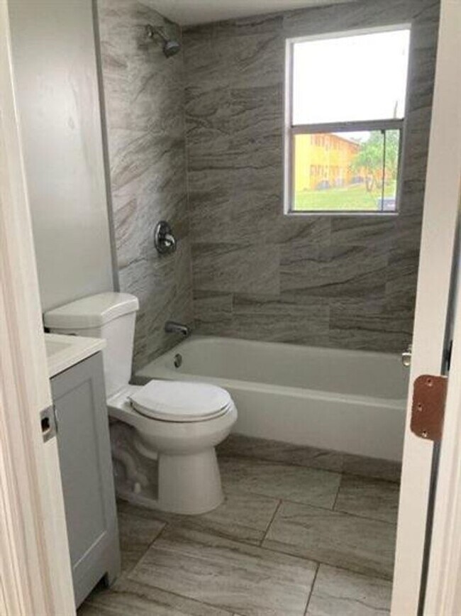 Building Photo - Newly Updated Apartments - Affordable and ...