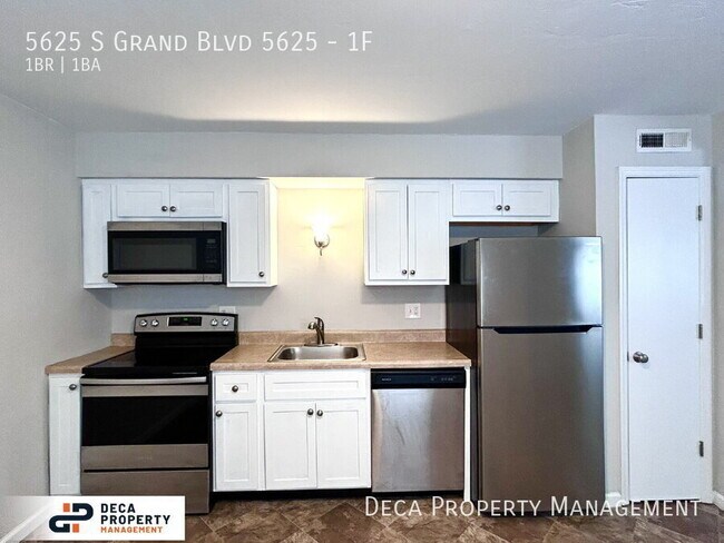 Foto del edificio - 5625 S Grand Blvd